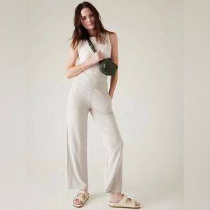 Athleta Seasoft Pant Size Medium Abalone grey never worn